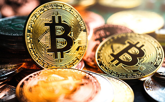 比特币巅峰狂舞：机构入场略显谨慎 散户资金却很勇猛