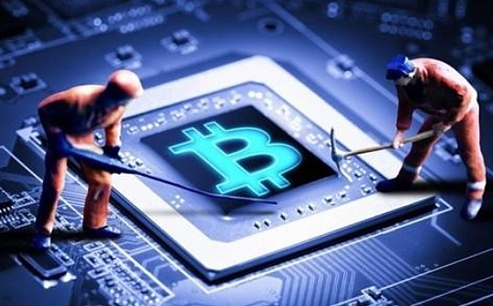 监管高压下的比特币矿业众生相：集体观望 出海风险难测