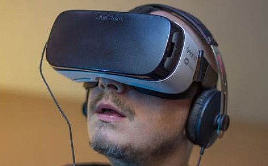 VR企业转型区块链竟是买矿机挖矿 再热的概念也迟早被玩坏