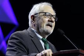 对话Signature Bank董事会成员、前美国众议员Barney Frank