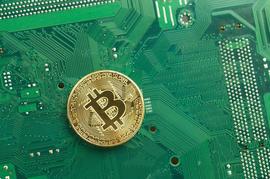 分析：相比比特币，以太坊具有更强大的网络效应