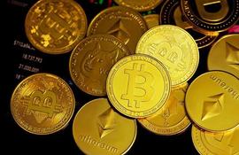 「崛起社区」在中性BTC情绪中，加密货币搜索量暴跌至 2020 年水平