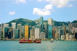 香港压力这么大！为何内地中产都在卷香港身份？